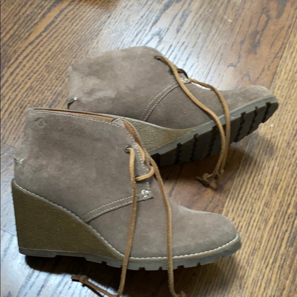 Sperry Harlow Suede Wedges